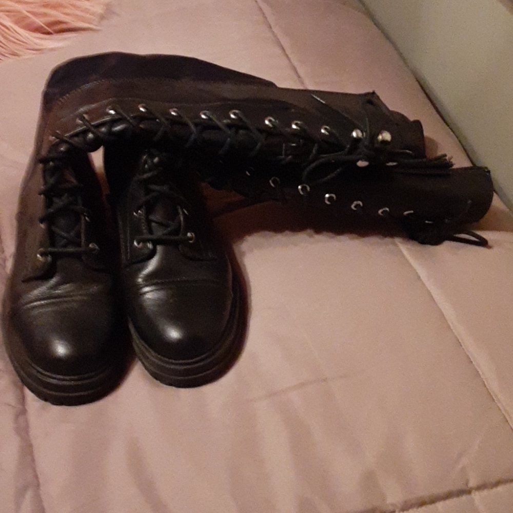 Circus boots